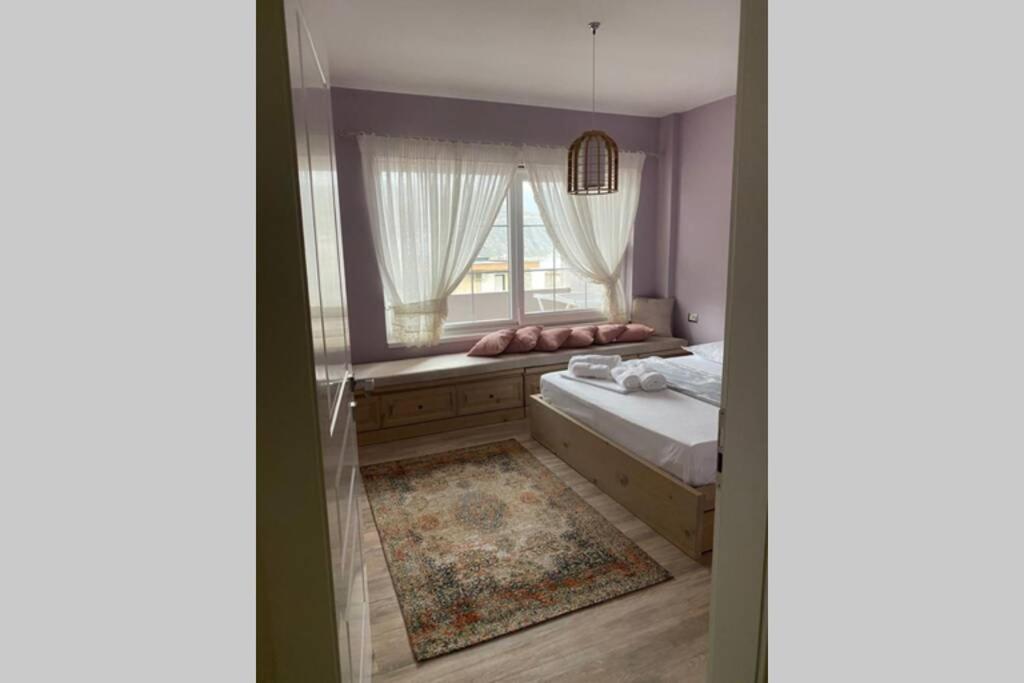 Cozy Lake Front Flat Bequeme Wohnung An Der See Pogradec Eksteriør billede