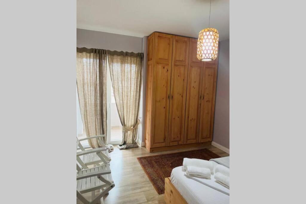 Cozy Lake Front Flat Bequeme Wohnung An Der See Pogradec Eksteriør billede